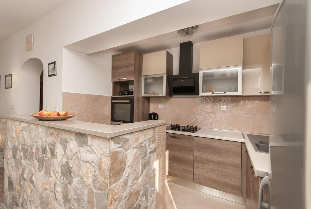 Apartment Lelas Omiš Εξωτερικό φωτογραφία