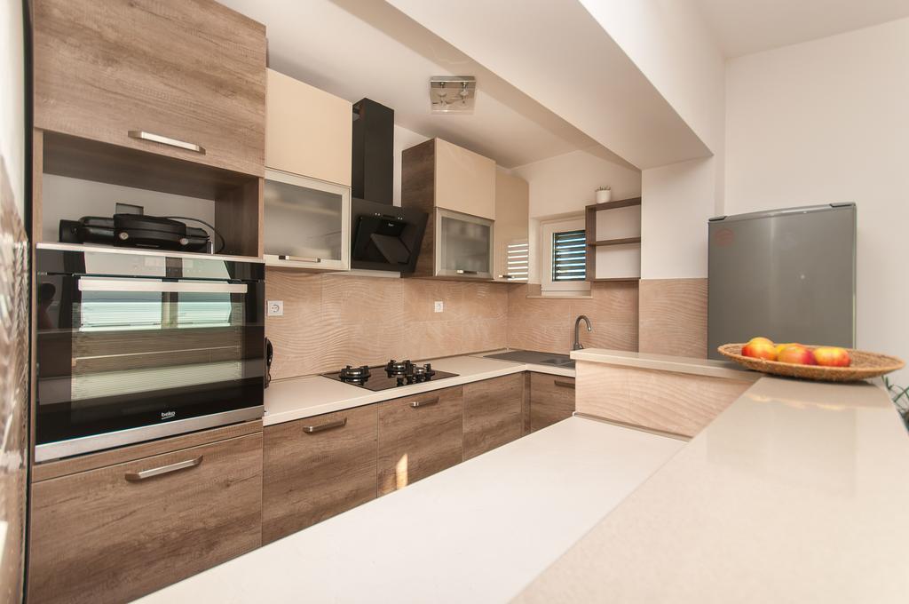 Apartment Lelas Omiš Εξωτερικό φωτογραφία