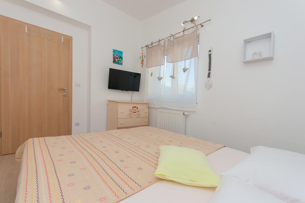 Apartment Lelas Omiš Εξωτερικό φωτογραφία