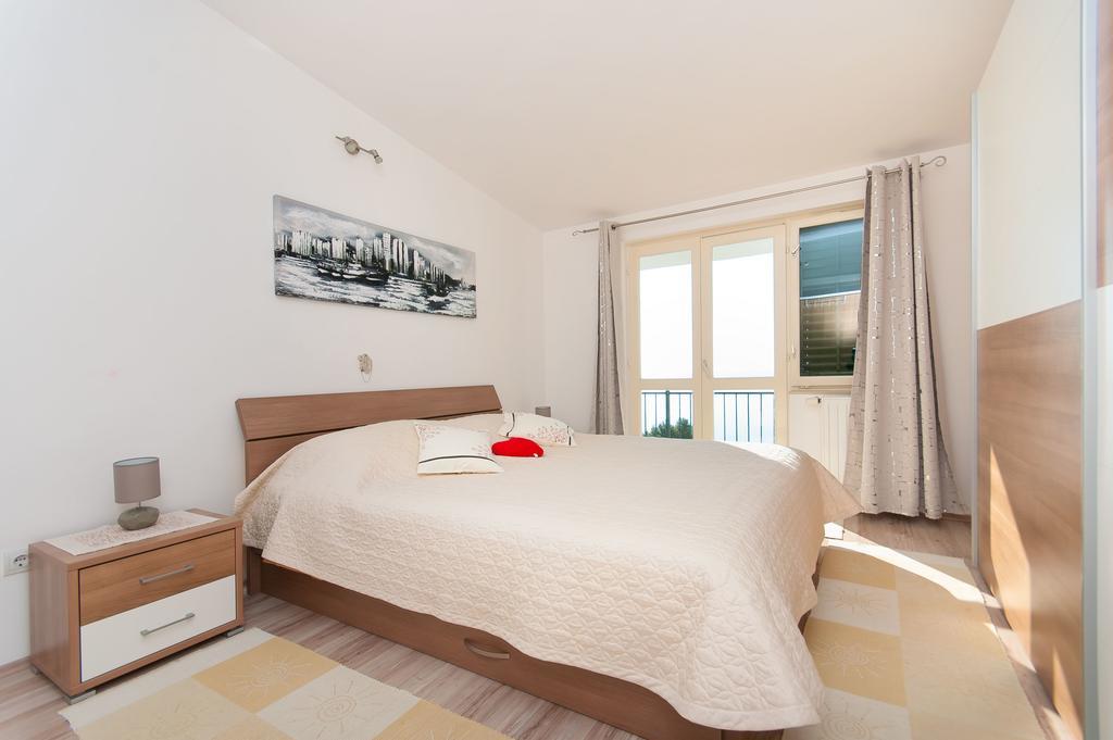 Apartment Lelas Omiš Εξωτερικό φωτογραφία